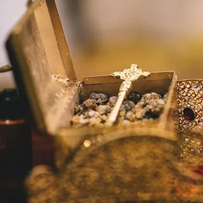Why the couple is crowned in the Orthodox wedding